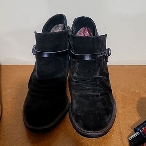 Blowfish 8.5 heeled booties